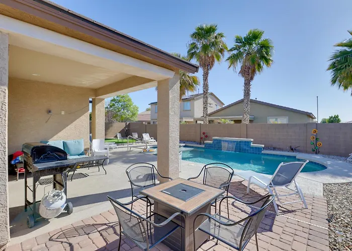 3 Mi To Ballpark: Desert Den W/ Pool *