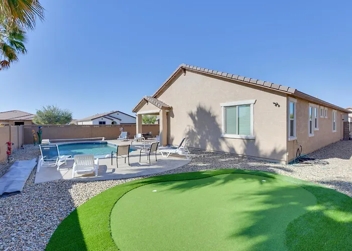 Holiday home 3 Mi To Ballpark: Desert Den W/ Pool Goodyear