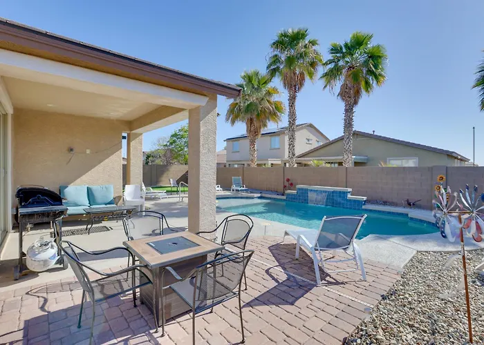 Holiday home 3 Mi To Ballpark: Desert Den W/ Pool *